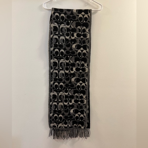 4. Coach wool scarf - Picture 10 of 15
